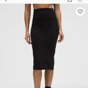 Lululemon Nulu slim-fit high rise skirt, NWT